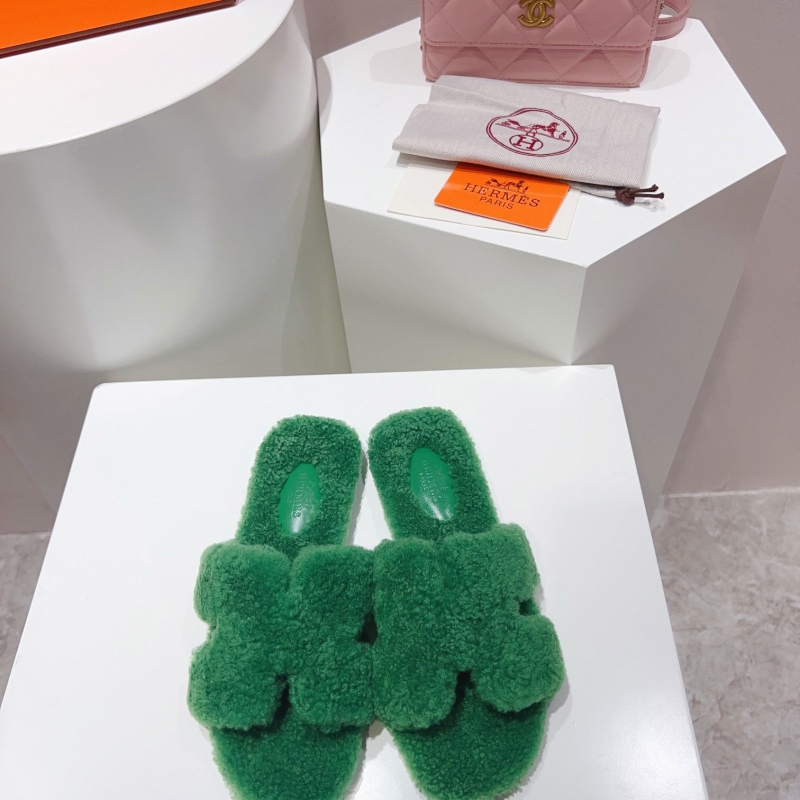 H**mes slippers